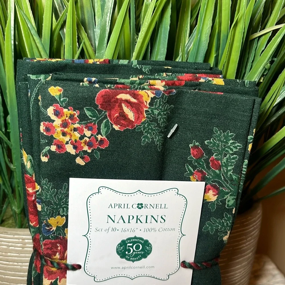 April Cornell Estella Rose Green & Red Floral Napkin Set/10 16x16 Cotton NWT